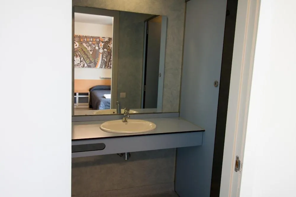 Hostel Alberg Pere Tarres Barcelona