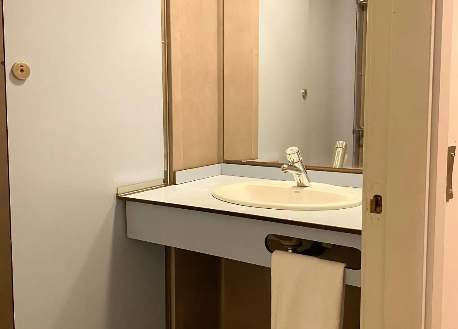 Alberg Pere Tarres Barcelona Hostel