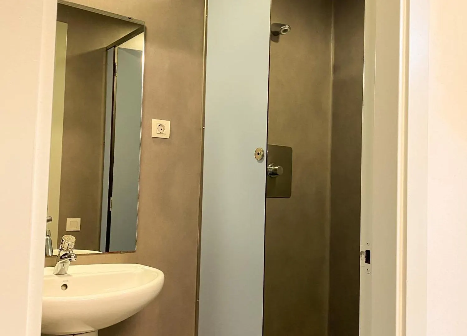 Hostel Alberg Pere Tarres Barcelona