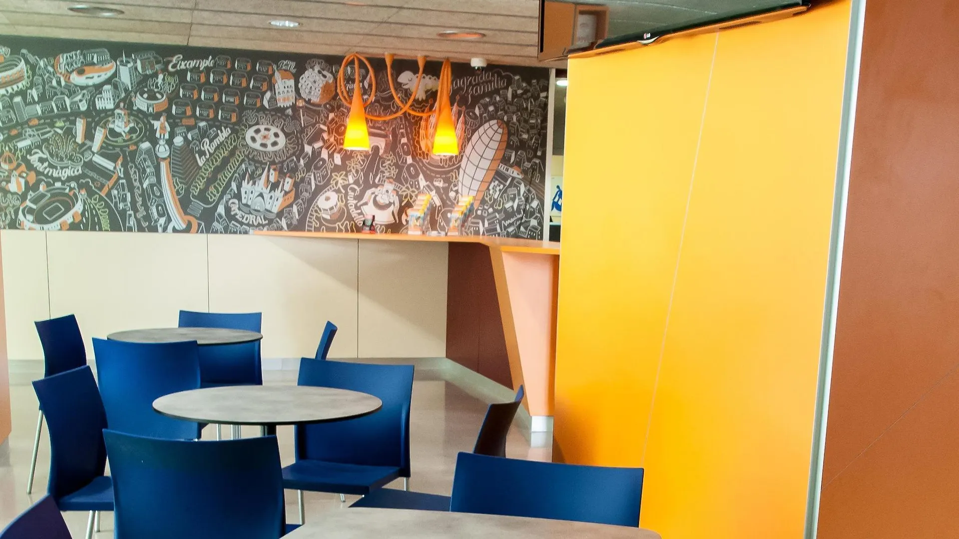 Alberg Pere Tarres Barcelona Hostel