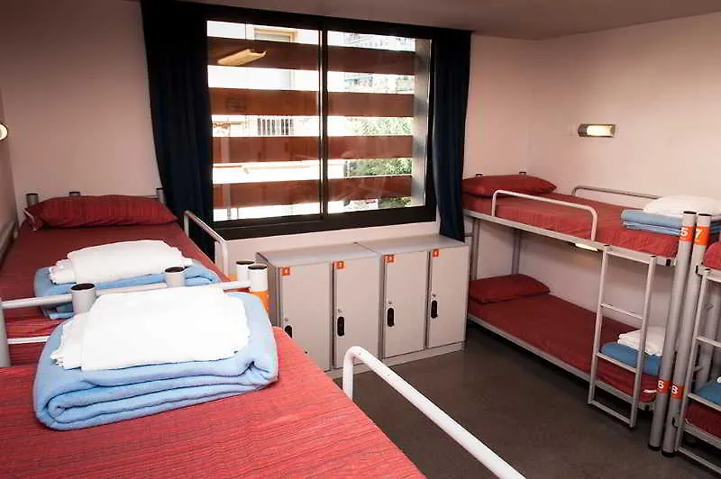 Hostel Alberg Pere Tarres Barcelona