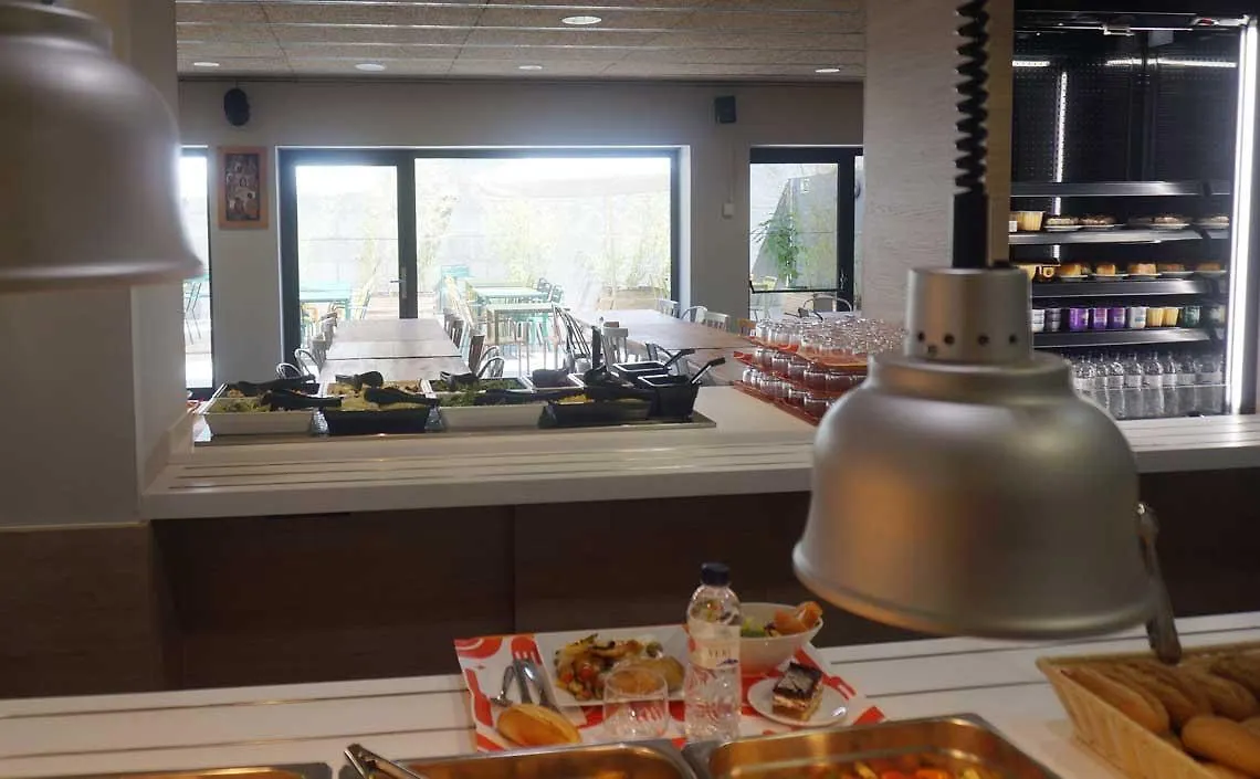 Alberg Pere Tarres Barcelona Hostel