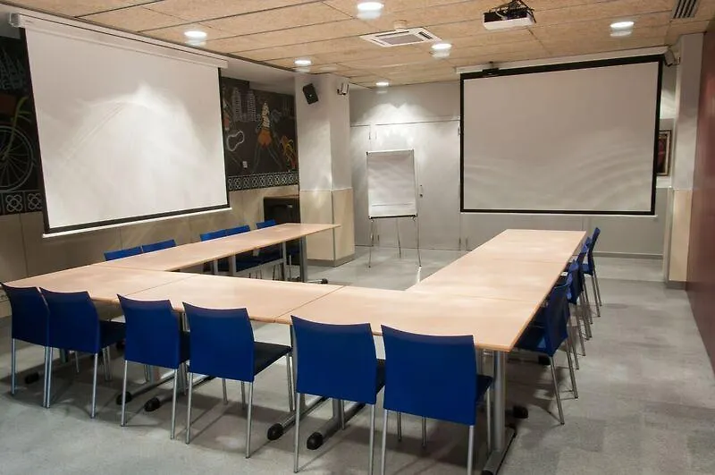 Hostel Alberg Pere Tarres Barcelona