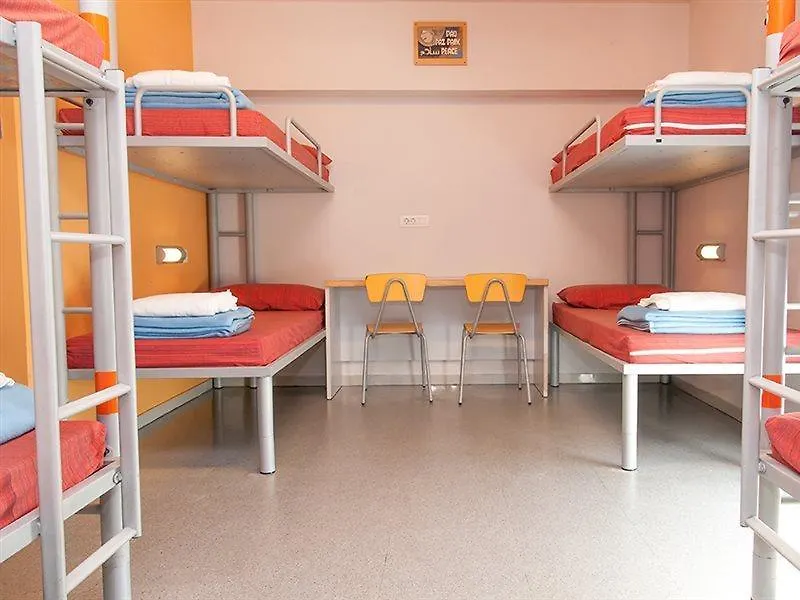 Hostel Alberg Pere Tarres Barcelona